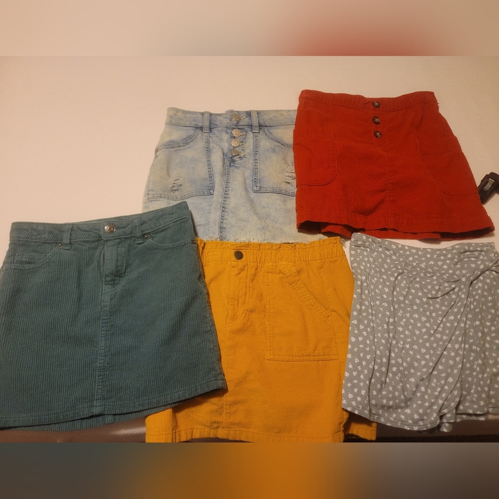 Set of girls' skirts
